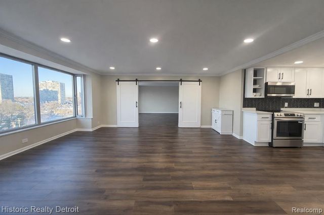 1300 E Lafayette Street 611, Detroit, MI 48207