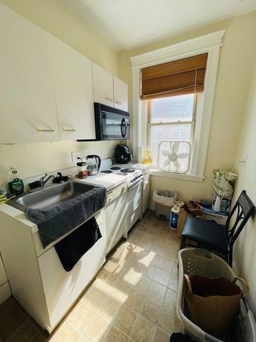 1677 Commonwealth Ave 12, Boston, MA 02135