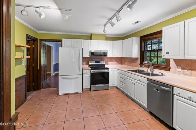 107 Cherrywood Drive, Greenville, NC 27858