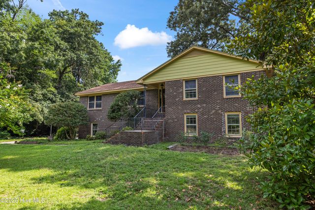 107 Cherrywood Drive, Greenville, NC 27858