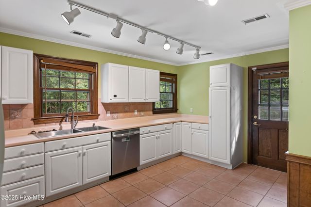 107 Cherrywood Drive, Greenville, NC 27858