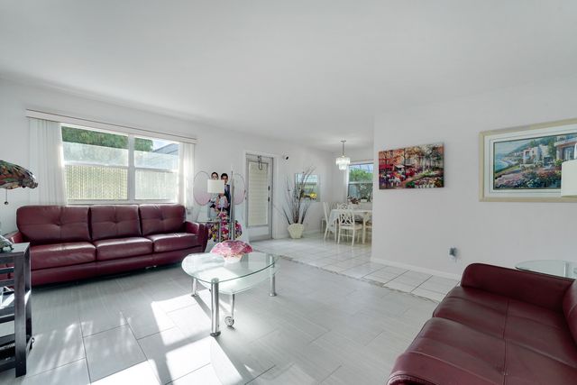 173 Valencia H, Delray Beach, FL 33446