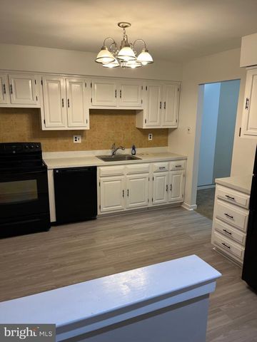 218 KEATS CT, Sicklerville, NJ 08081