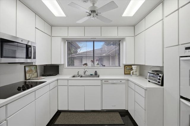 2001 Deepdale Drive, Westover Hills, TX 76107