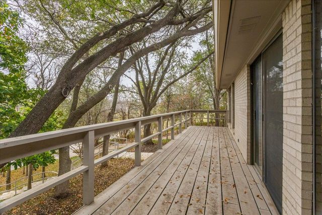 2001 Deepdale Drive, Westover Hills, TX 76107