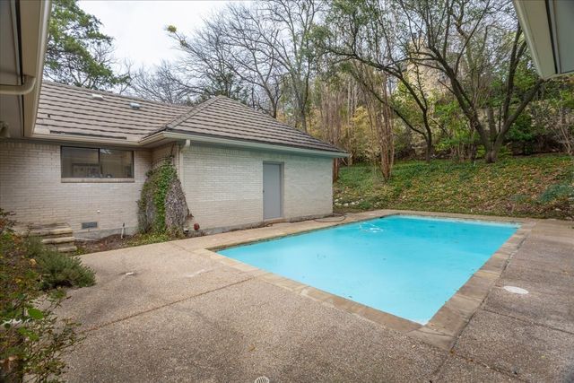 2001 Deepdale Drive, Westover Hills, TX 76107
