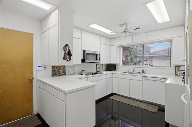 2001 Deepdale Drive, Westover Hills, TX 76107