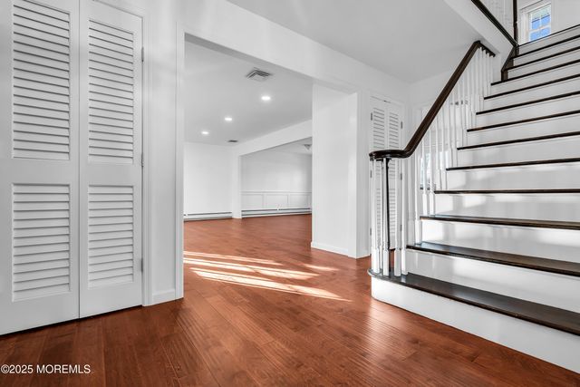 3 Easy Street, Lanoka Harbor, NJ 08734