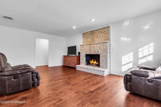 3 Easy Street, Lanoka Harbor, NJ 08734