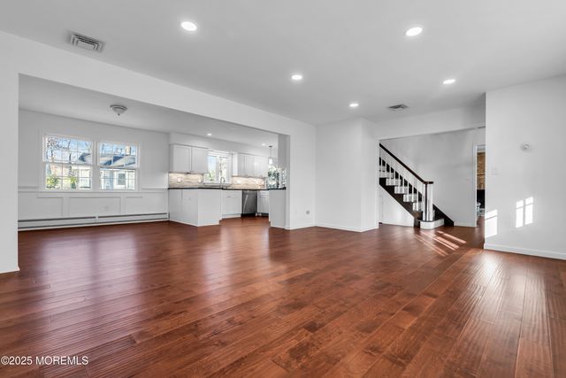 3 Easy Street, Lanoka Harbor, NJ 08734