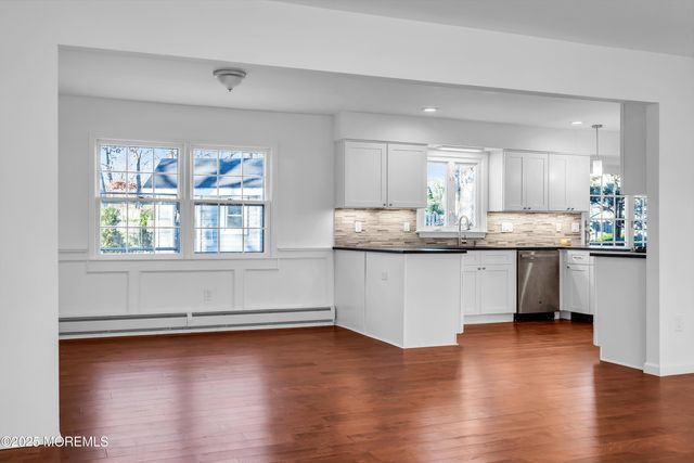 3 Easy Street, Lanoka Harbor, NJ 08734