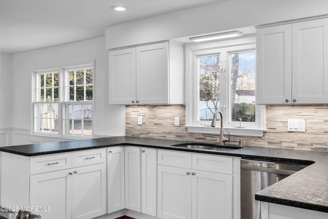 3 Easy Street, Lanoka Harbor, NJ 08734