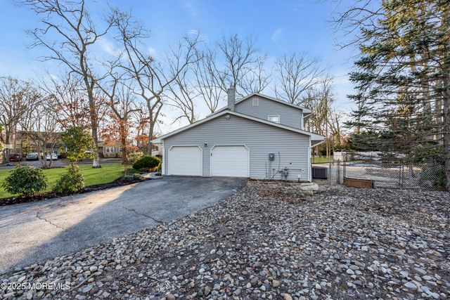 3 Easy Street, Lanoka Harbor, NJ 08734