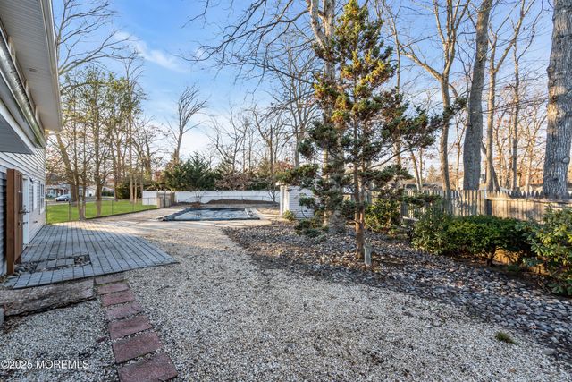 3 Easy Street, Lanoka Harbor, NJ 08734