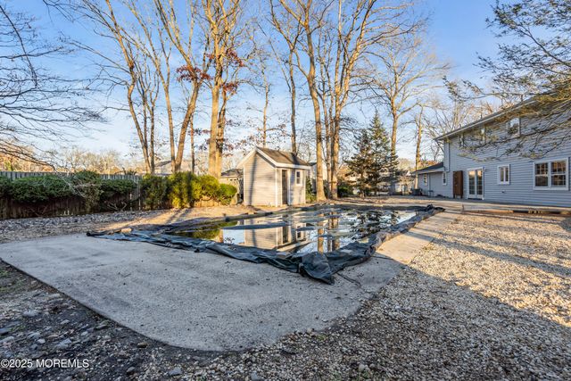 3 Easy Street, Lanoka Harbor, NJ 08734