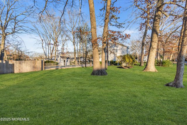 3 Easy Street, Lanoka Harbor, NJ 08734