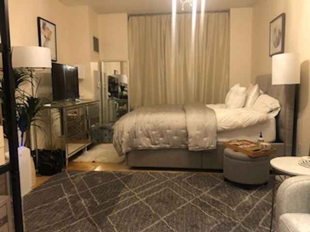 330 W Grand Avenue 1105, Chicago, IL 60654