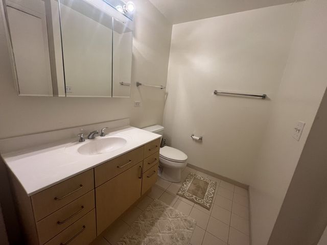 330 W Grand Avenue 1105, Chicago, IL 60654
