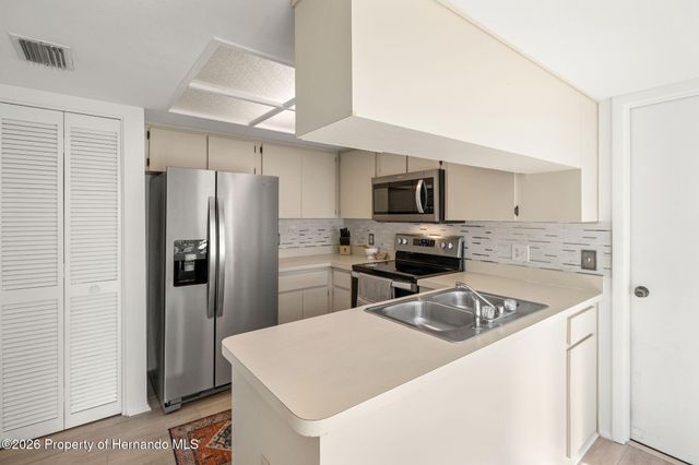 6665 Water Oak Court, Spring Hill, FL 34606