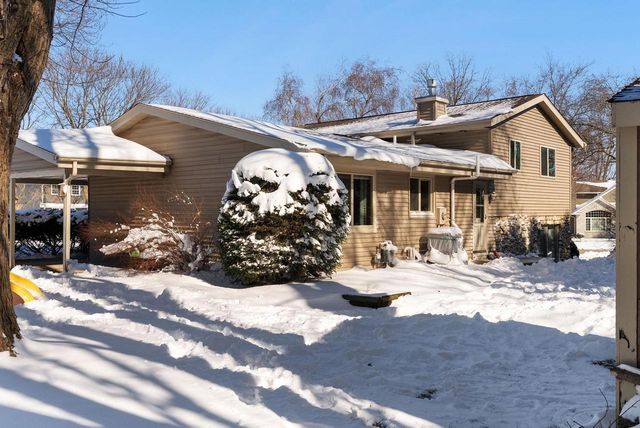 3458 Field Crest Court, Beloit, WI 53511