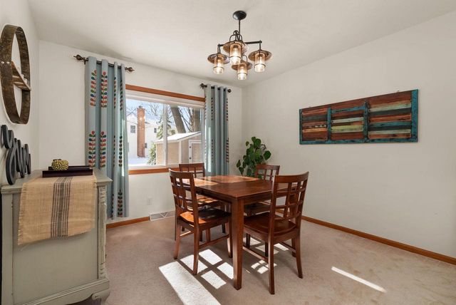 3458 Field Crest Court, Beloit, WI 53511