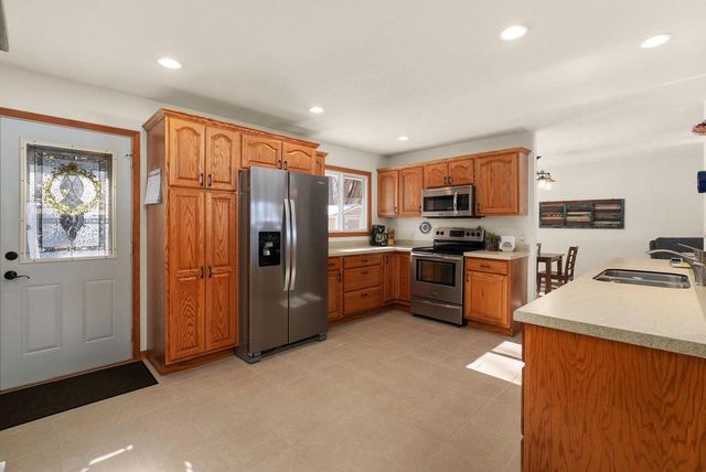 3458 Field Crest Court, Beloit, WI 53511