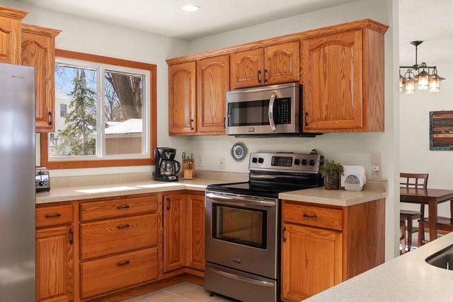 3458 Field Crest Court, Beloit, WI 53511