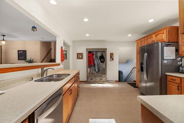 3458 Field Crest Court, Beloit, WI 53511