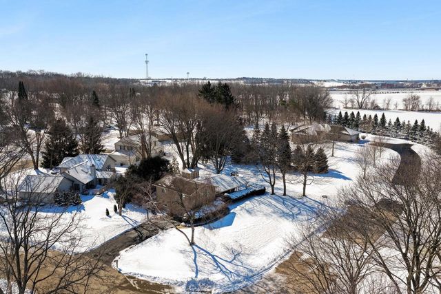 3458 Field Crest Court, Beloit, WI 53511