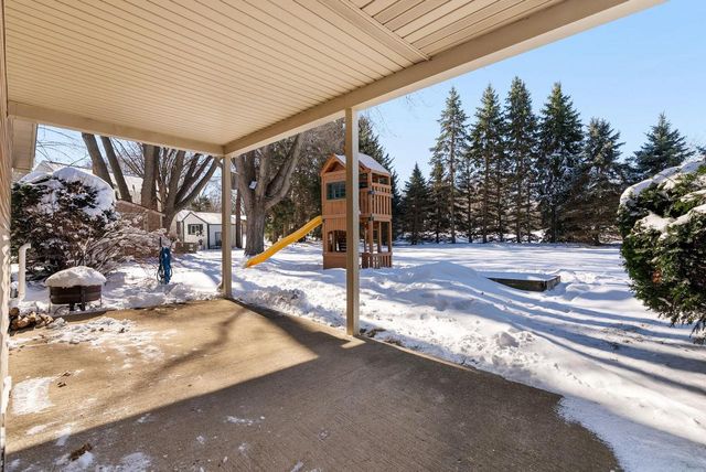 3458 Field Crest Court, Beloit, WI 53511