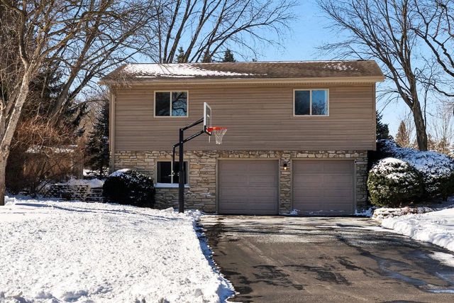 3458 Field Crest Court, Beloit, WI 53511