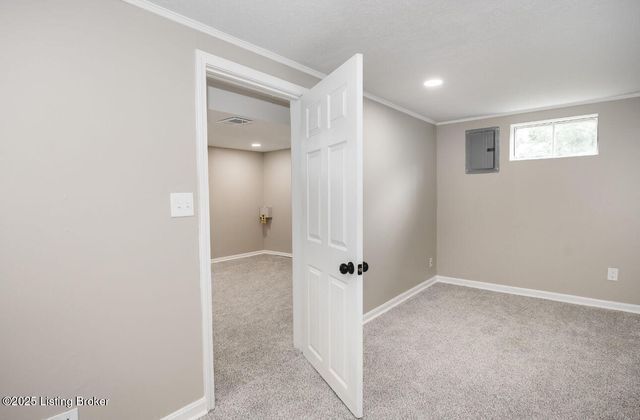 4312 Winter Garden Ct, Louisville, KY 40218
