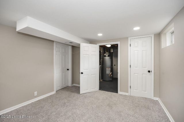 4312 Winter Garden Ct, Louisville, KY 40218