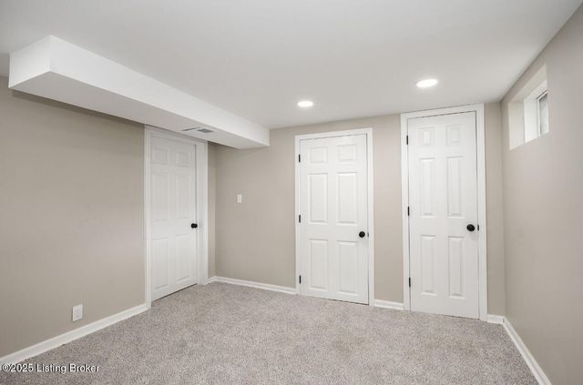4312 Winter Garden Ct, Louisville, KY 40218