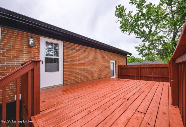 4312 Winter Garden Ct, Louisville, KY 40218