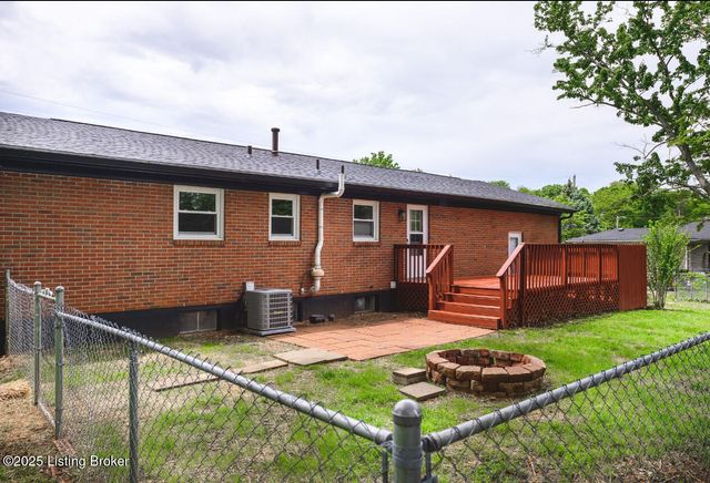 4312 Winter Garden Ct, Louisville, KY 40218