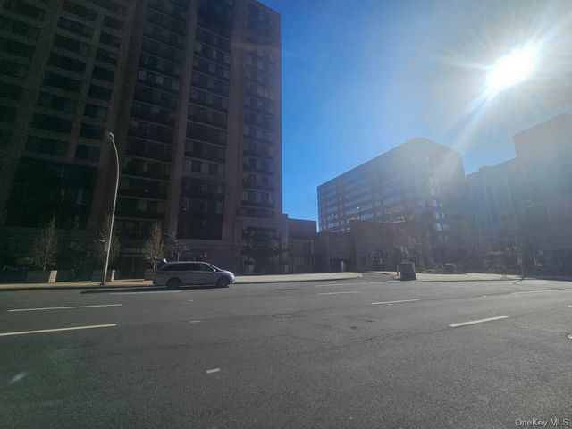 4 Martine Avenue 1501, White Plains, NY 10606