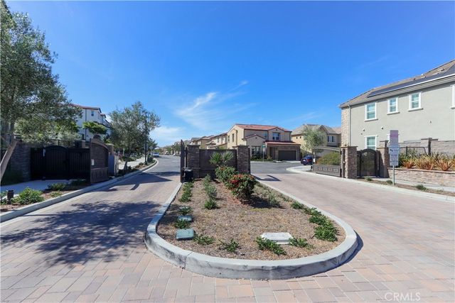 1090 Viejo Hills Drive, Lake Forest, CA 92610