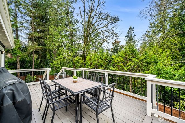 8402 SE 53rd Place, Mercer Island, WA 98040