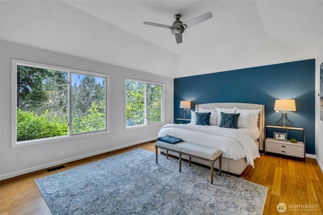 8402 SE 53rd Place, Mercer Island, WA 98040