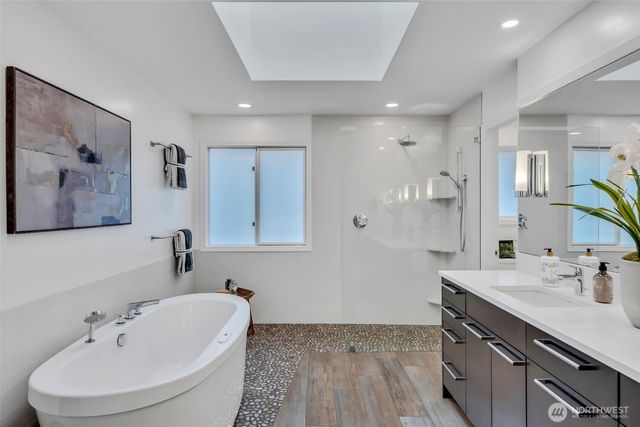 8402 SE 53rd Place, Mercer Island, WA 98040