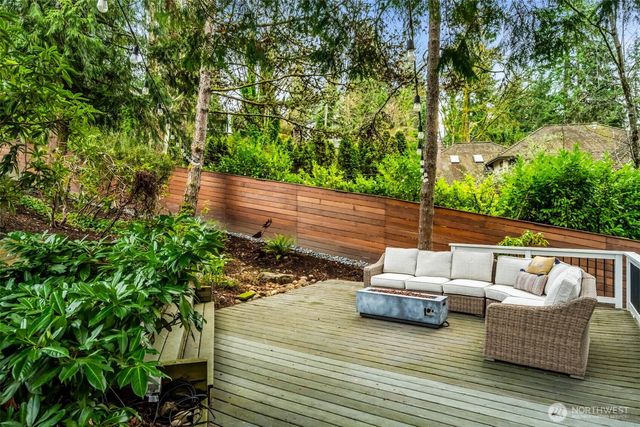 8402 SE 53rd Place, Mercer Island, WA 98040