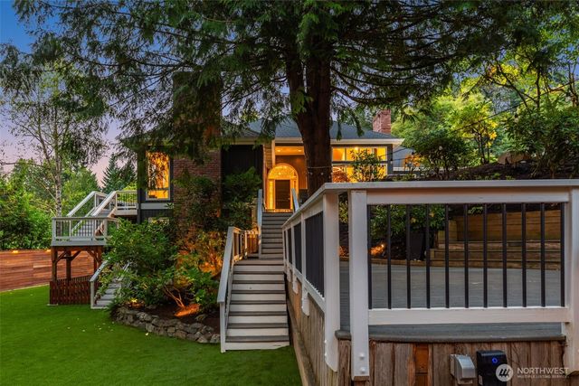 8402 SE 53rd Place, Mercer Island, WA 98040