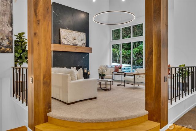 8402 SE 53rd Place, Mercer Island, WA 98040