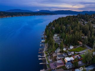 2452 W Lake Sammamish Parkway NE, Redmond, WA 98052