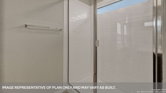 704 PRINCE ALBERT, Seguin, TX 78155