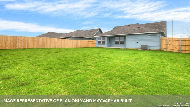 704 PRINCE ALBERT, Seguin, TX 78155