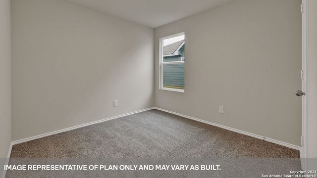 704 PRINCE ALBERT, Seguin, TX 78155