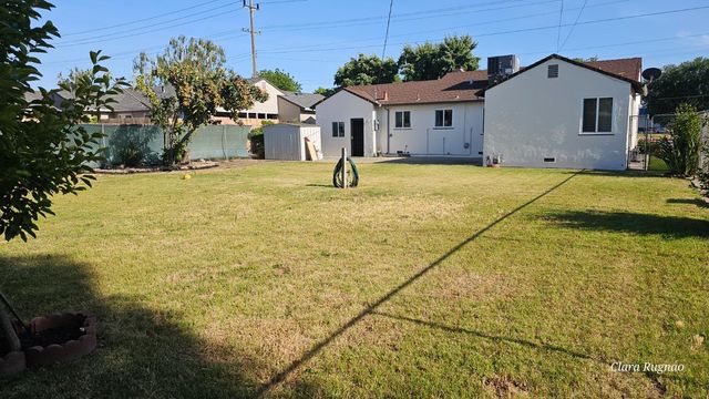 613 W KETTLEMAN Ln, Lodi, CA 95240