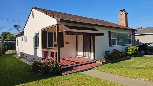 613 W KETTLEMAN Ln, Lodi, CA 95240